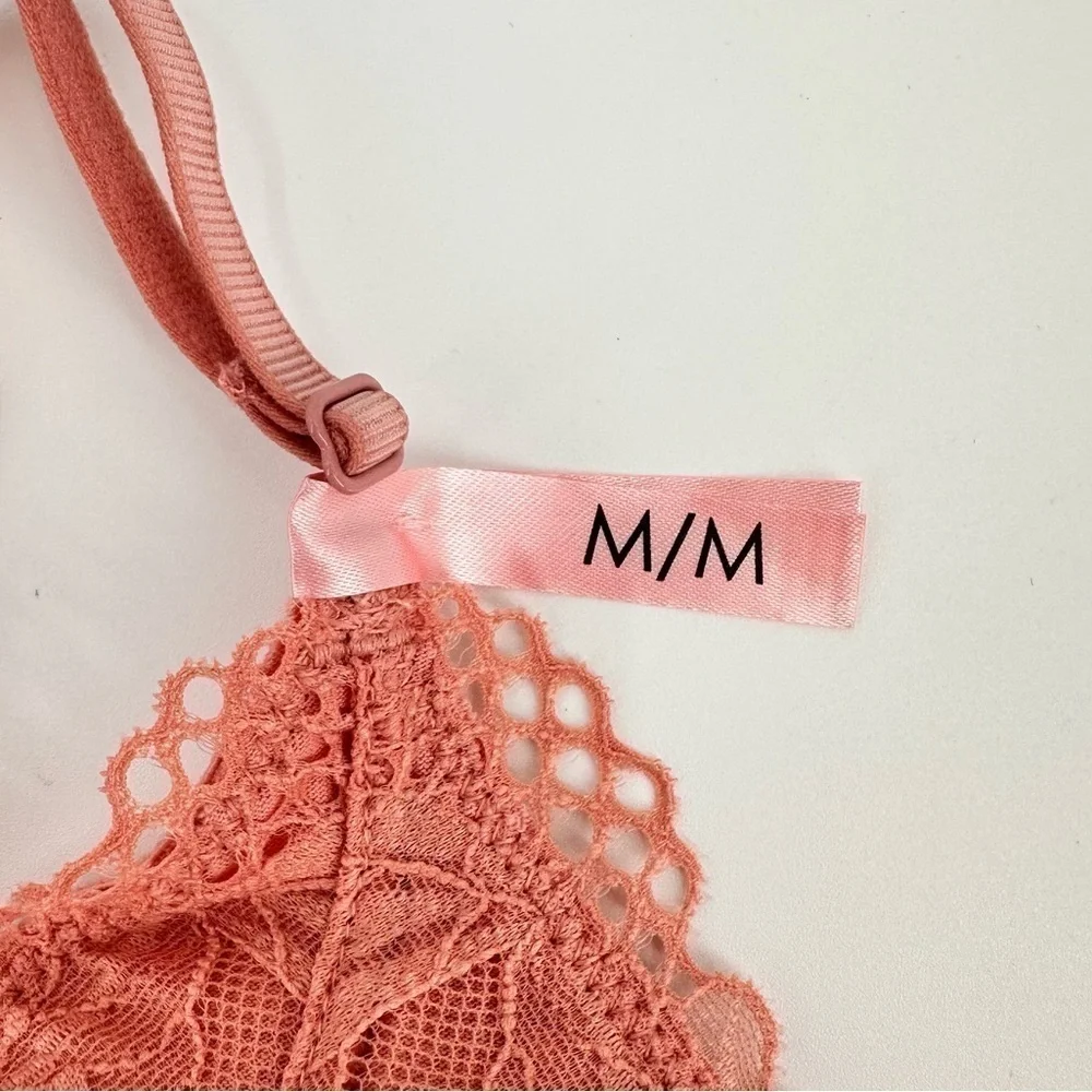 laVie en Rose NWT Salmon Color Lac Bralette Size Medium
